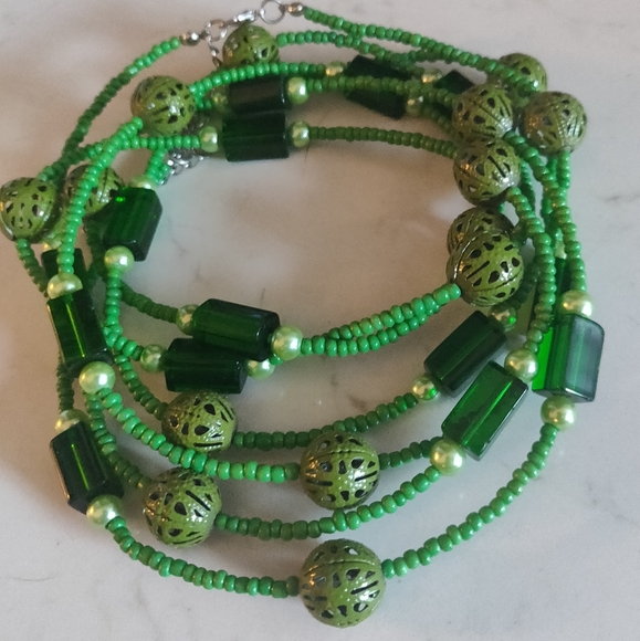 Long beaded necklaces (2) - Picture 2 of 9